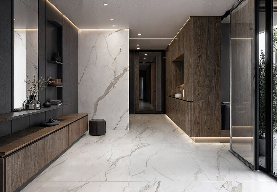  Светлый коридор с мраморным полом и деревом 