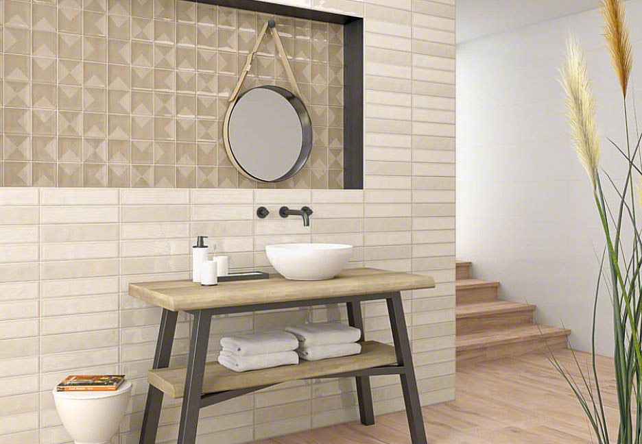 Светлая зона умывания с круглым зеркалом