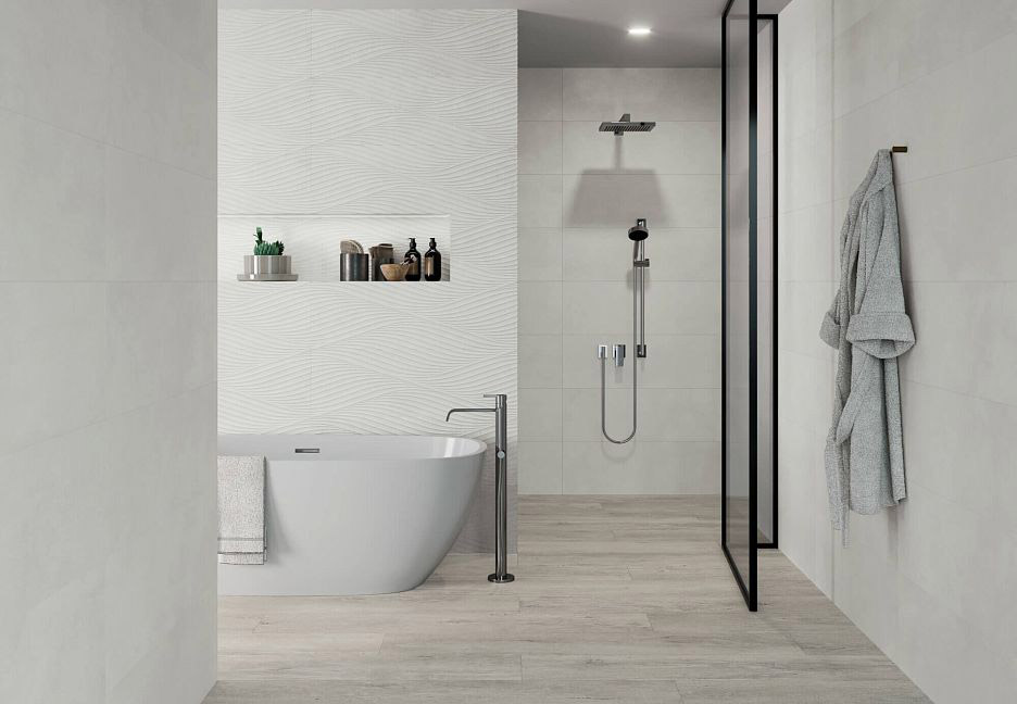Ванная в стиле минимализм с ванной и душем