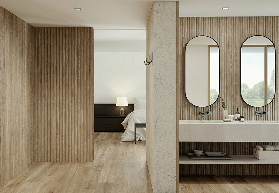 Минималистичный интерьер с деревом и светлыми стенами