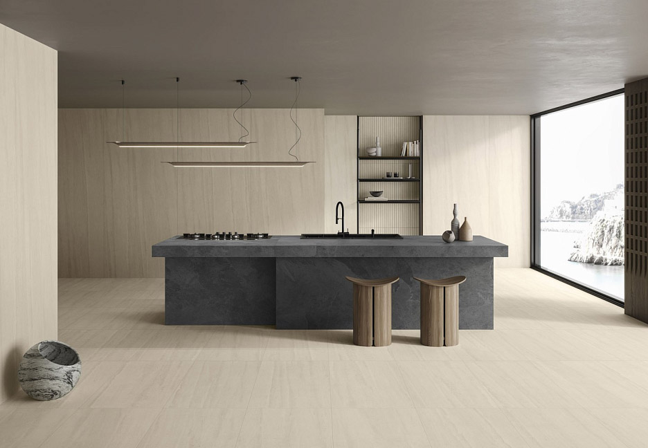 Минималистичная кухня с синим кухонным островом