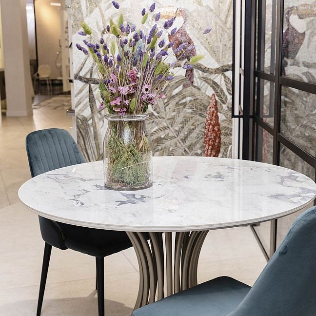 Стол ART NATURA Casa Tavoli List D= 1150 мм h 755 платина, столешница Circylo, керамогранит Calacata San Babila Lap