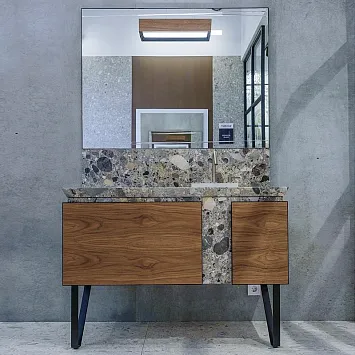 Комплект мебели Mia Italia Tango 120х54см на ножках, цвет Walnut (орех), со столешницей из мрамора Breccia Alba с керамической раковиной.