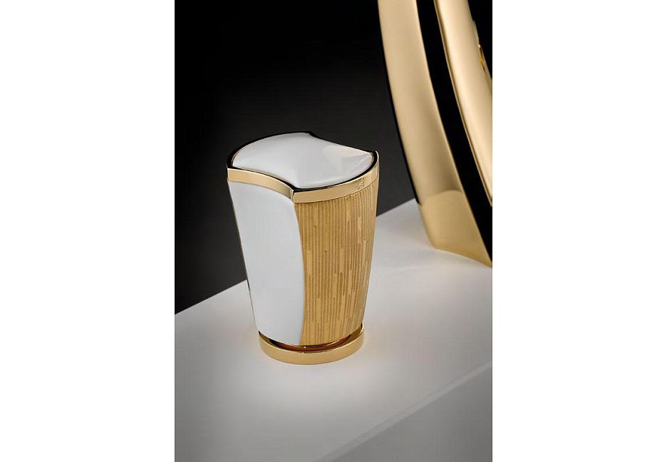 Infini white porcelain