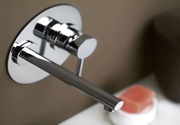 Внешние части для встраиваемого однорычажного смесителя с изливом Gessi Ovale, без донного клапана. Излив 205мм. Хром